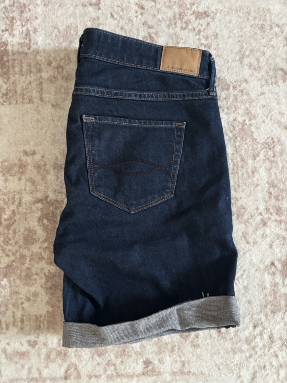 EUC Abercrombie & Fitch  women’s Dark Blue Rolled-Hem Denim Boy short 4/27